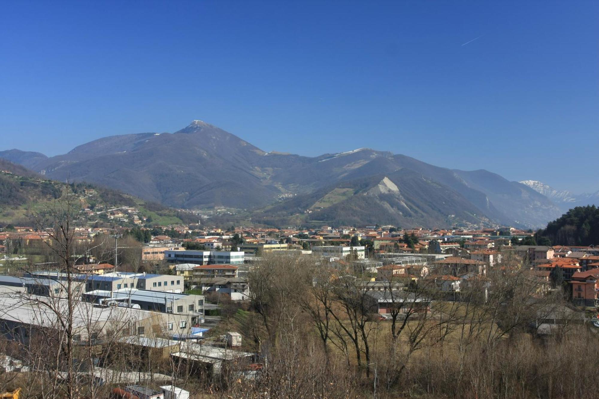 Апартаменты Mansarda Di Masha Villongo Экстерьер фото